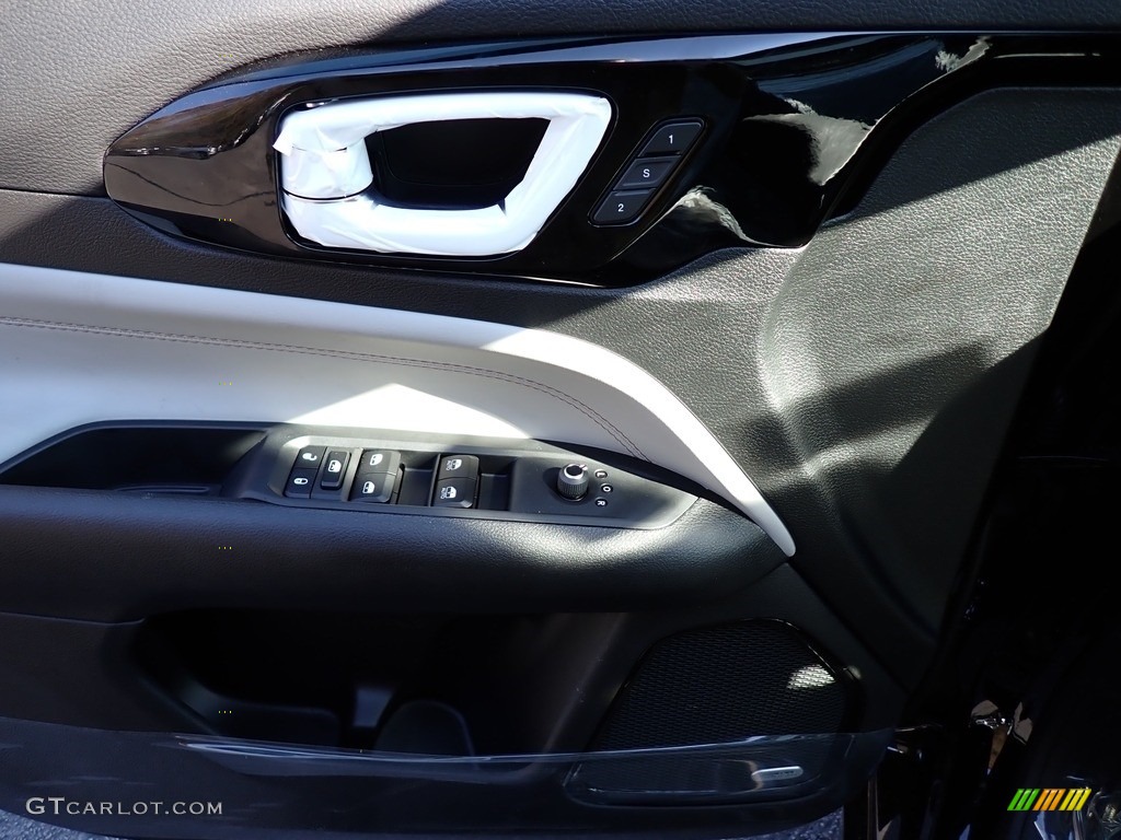 2023 Compass Limited 4x4 - Diamond Black Crystal Pearl / Black photo #14