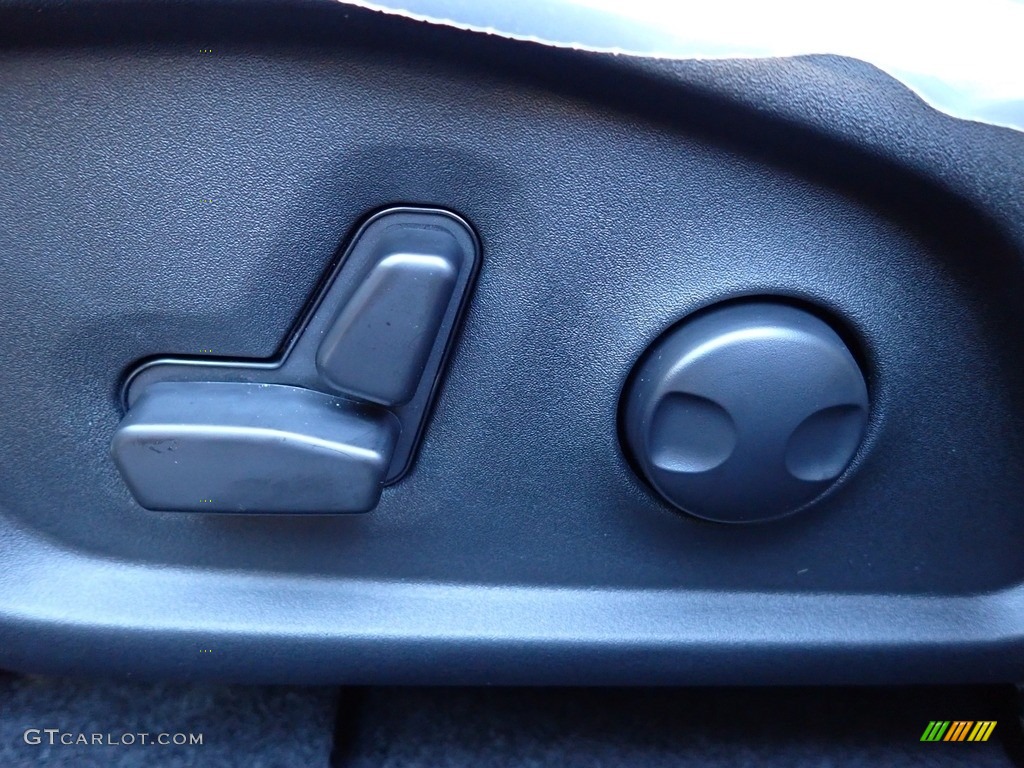 2023 Compass Limited 4x4 - Diamond Black Crystal Pearl / Black photo #16