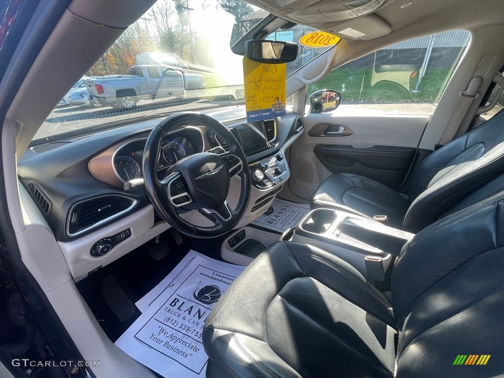 2018 Pacifica Touring L Plus - Brilliant Black Crystal Pearl / Black/Diesel photo #22