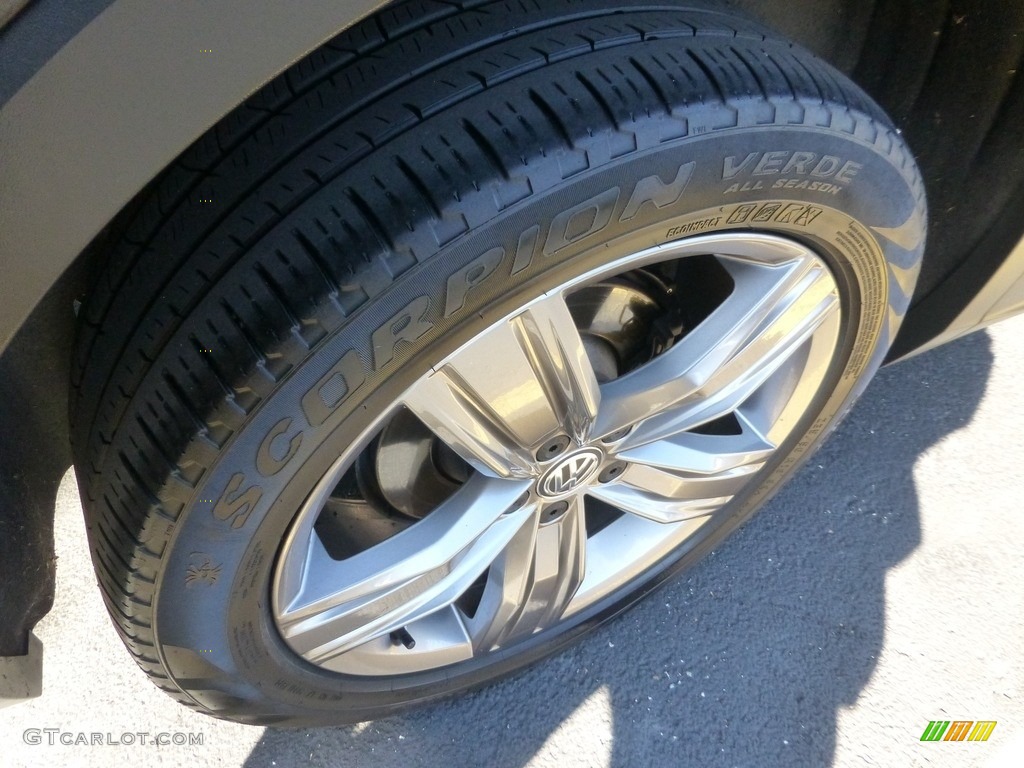2020 Tiguan SEL 4MOTION - Deep Black Pearl / Titan Black photo #5