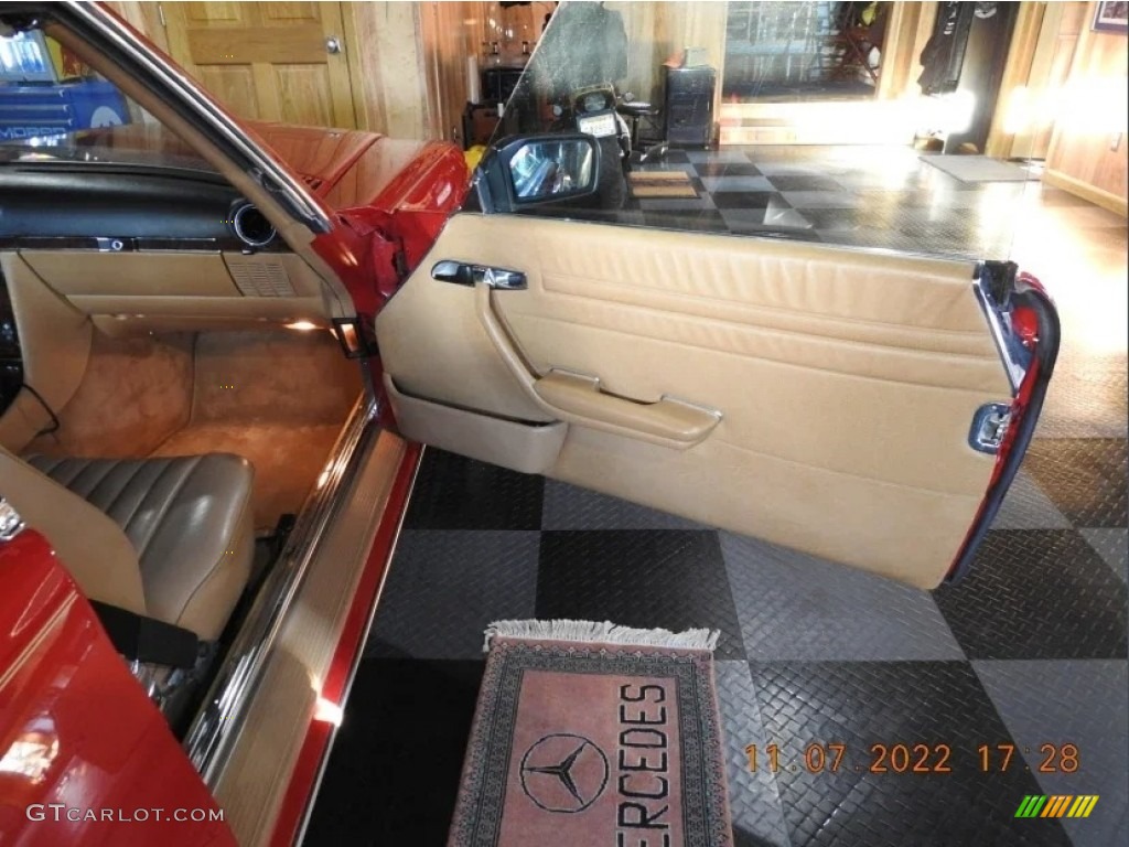 1986 Mercedes-Benz SL Class 560 SL Roadster Palomino Door Panel Photo #146752760