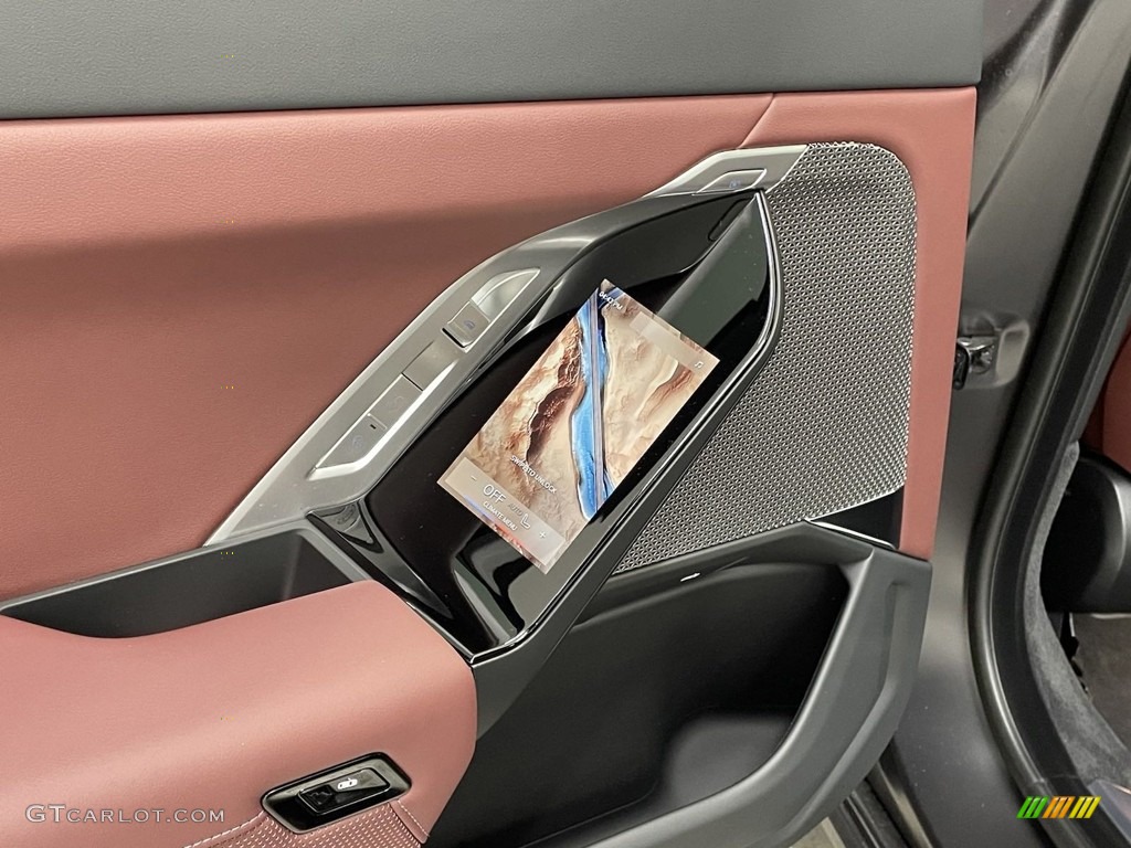 2024 BMW 7 Series 750e xDrive Sedan Door Panel Photos
