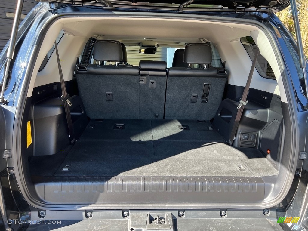 2022 Toyota 4Runner Limited 4x4 Trunk Photos