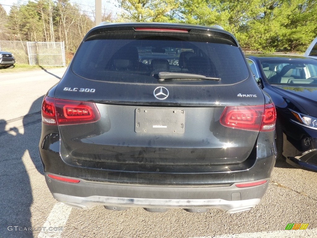 2021 GLC 300 4Matic - Black / Black photo #3