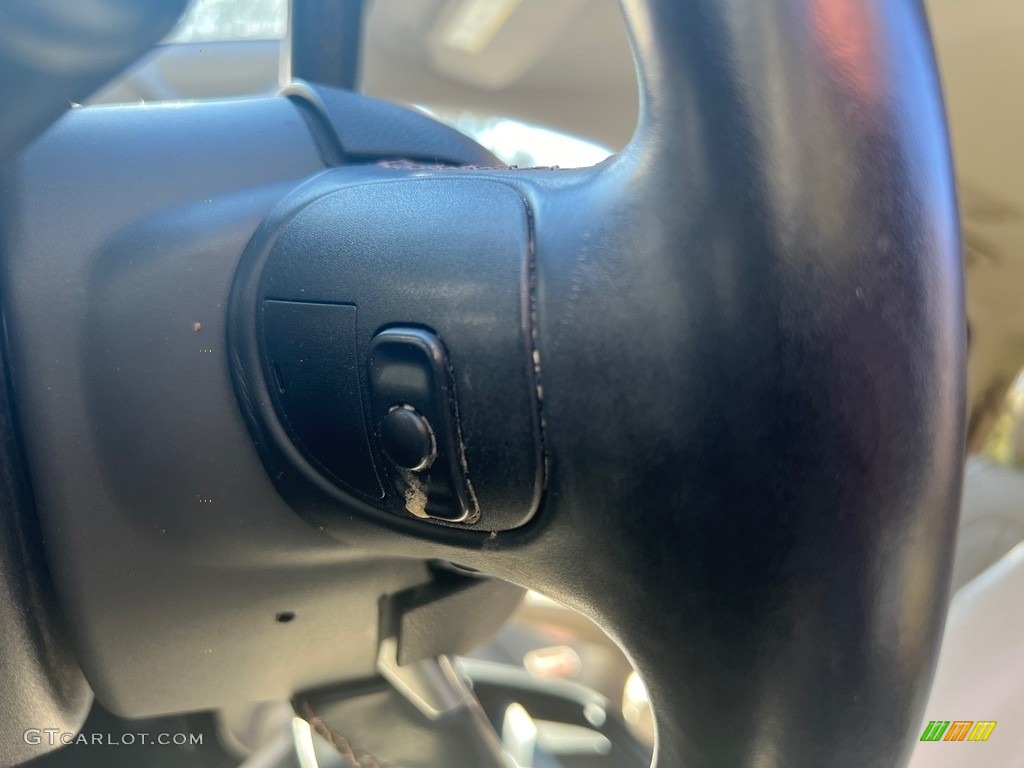 2017 Pacifica Touring L - Molten Silver / Black/Alloy photo #16