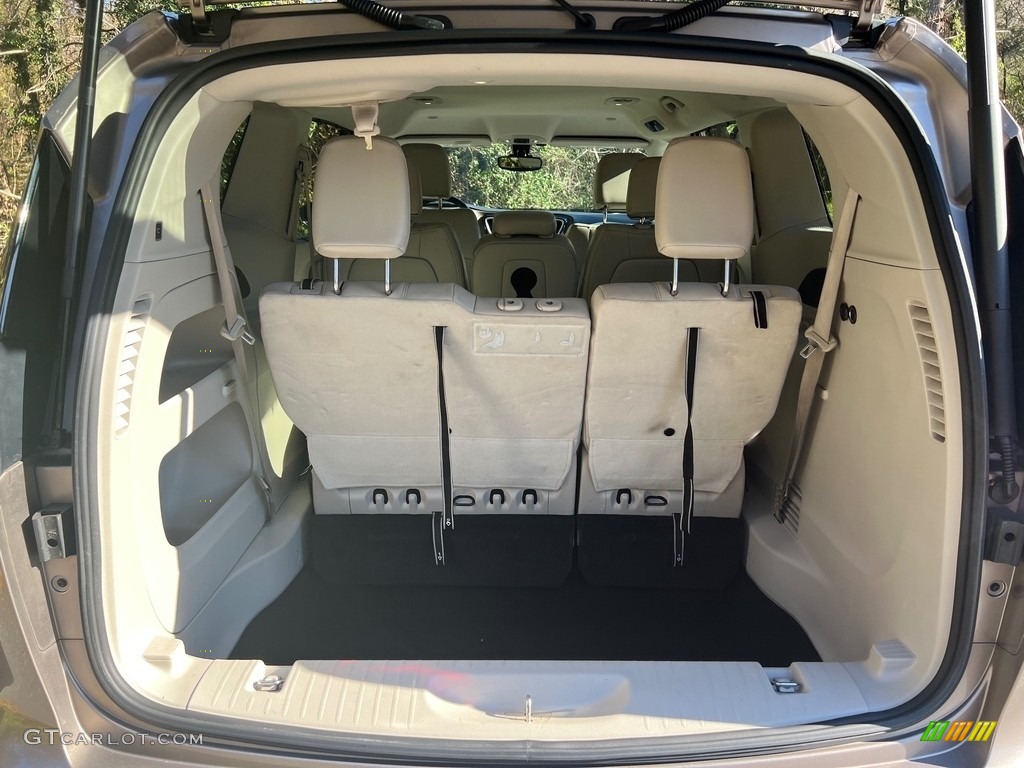 2017 Pacifica Touring L - Molten Silver / Black/Alloy photo #19