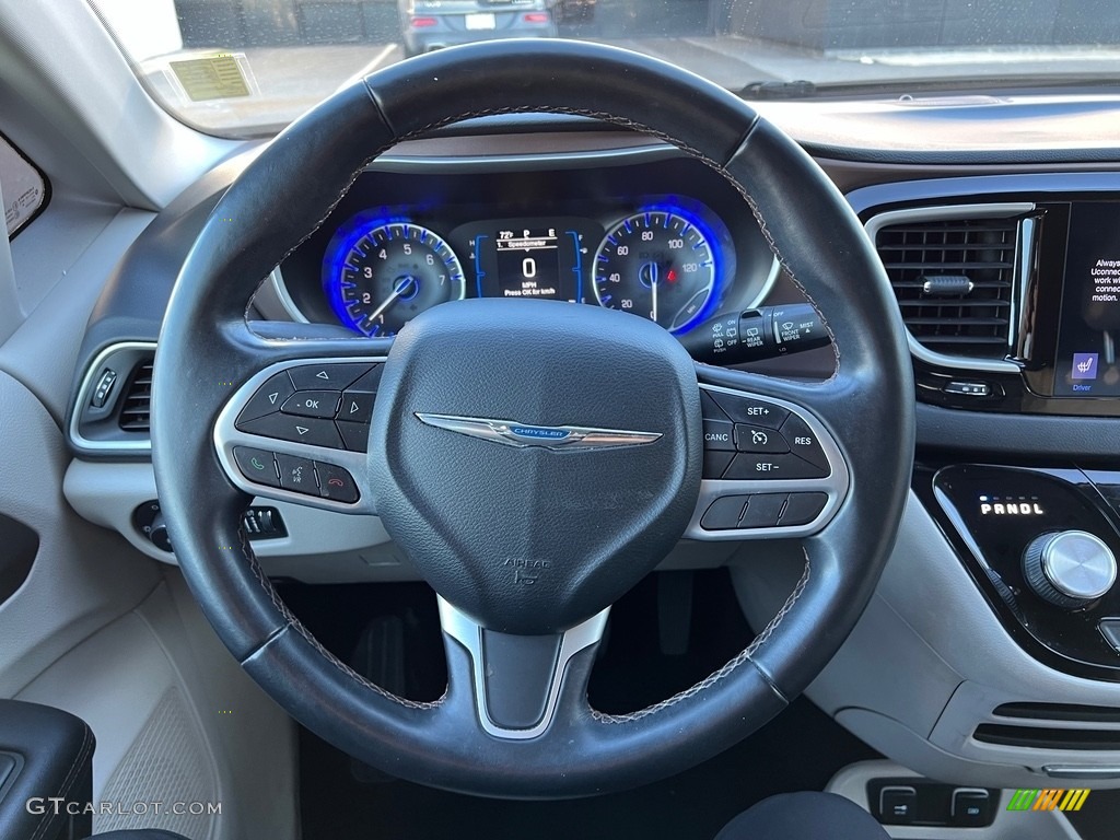 2017 Pacifica Touring L - Molten Silver / Black/Alloy photo #22