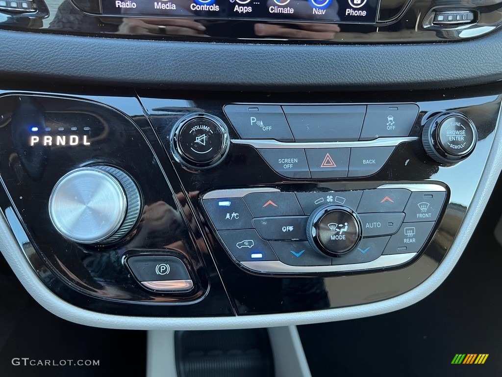 2017 Pacifica Touring L - Molten Silver / Black/Alloy photo #29
