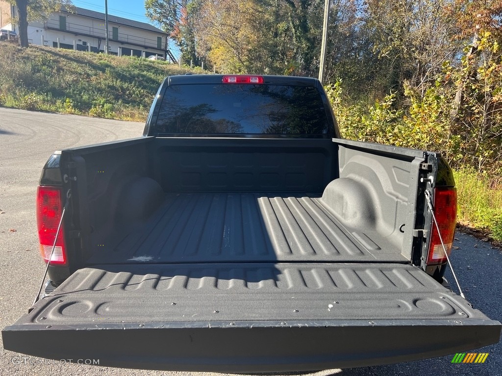 2019 1500 Classic Tradesman Crew Cab 4x4 - Diamond Black Crystal Pearl / Black/Diesel Gray photo #8