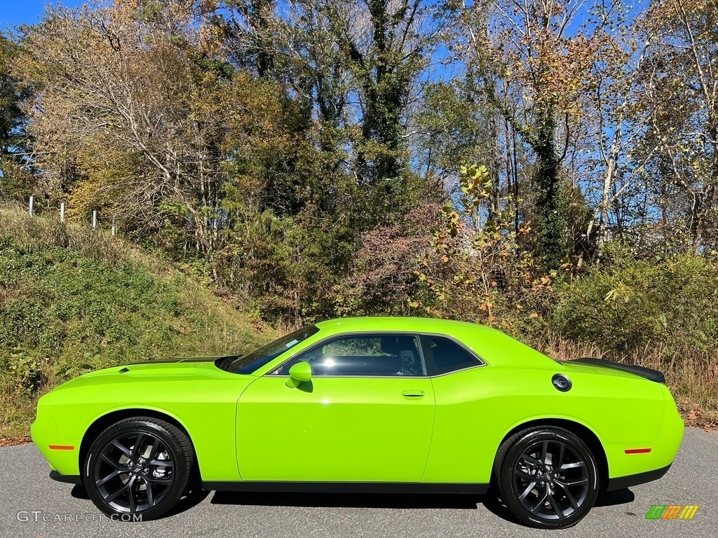 Sublime 2023 Dodge Challenger SXT Blacktop Exterior Photo #146754987