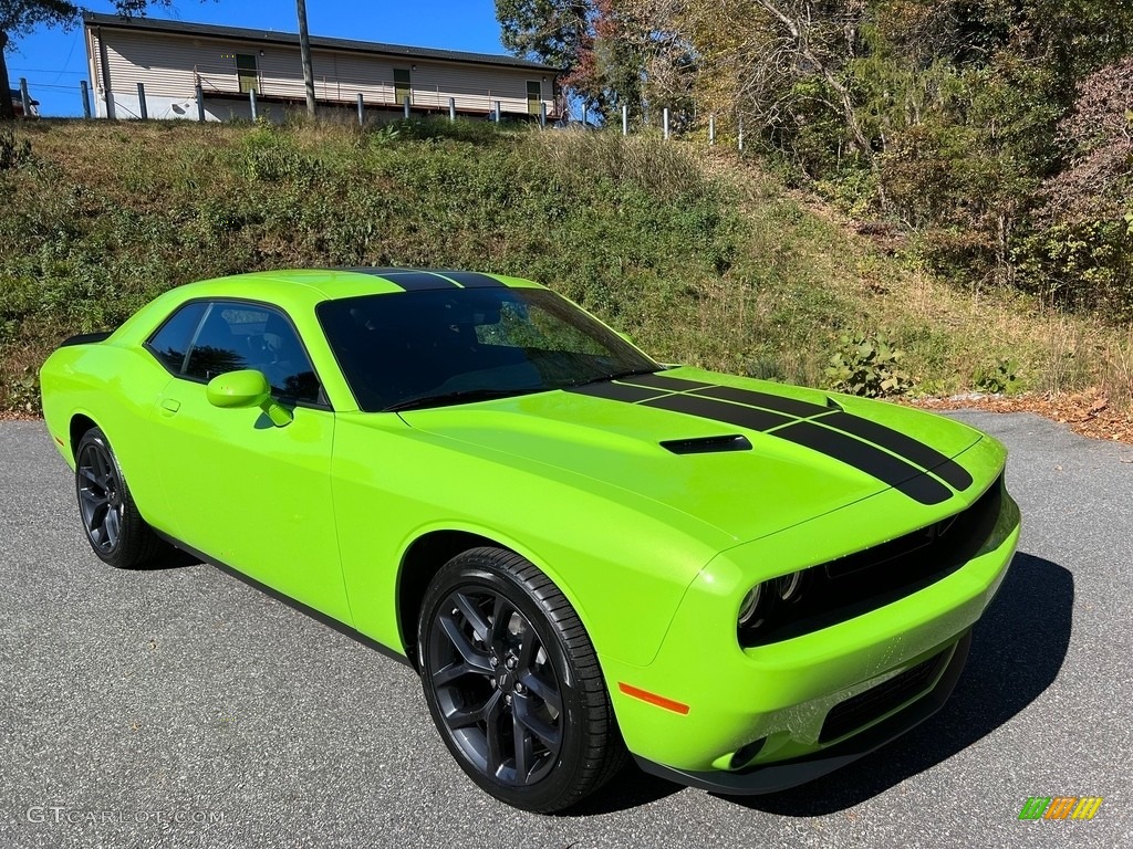 2023 Dodge Challenger SXT Blacktop Exterior Photos