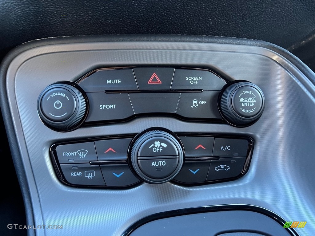 2023 Dodge Challenger SXT Blacktop Controls Photos