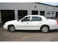 Vibrant White - Town Car Sedan Photo No. 9
