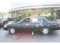 2002 Black Lincoln Town Car Signature  photo #9