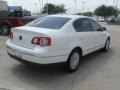 Candy White - Passat 2.0T Sedan Photo No. 29