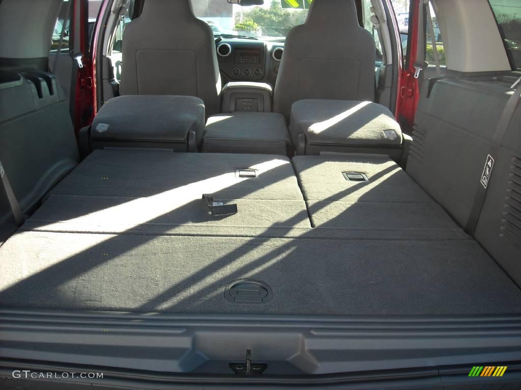 2003 Expedition XLT - Laser Red Tinted Metallic / Flint Grey photo #18