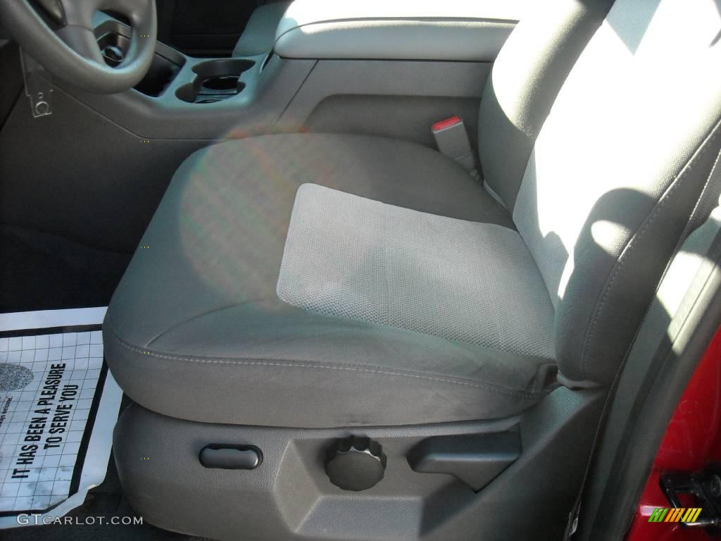 2003 Expedition XLT - Laser Red Tinted Metallic / Flint Grey photo #22