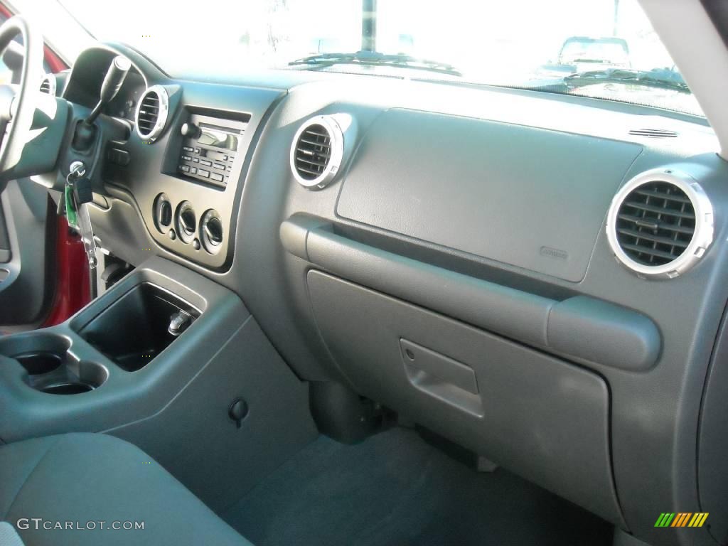 2003 Expedition XLT - Laser Red Tinted Metallic / Flint Grey photo #24