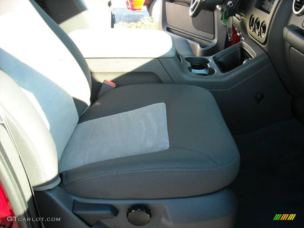 2003 Expedition XLT - Laser Red Tinted Metallic / Flint Grey photo #25