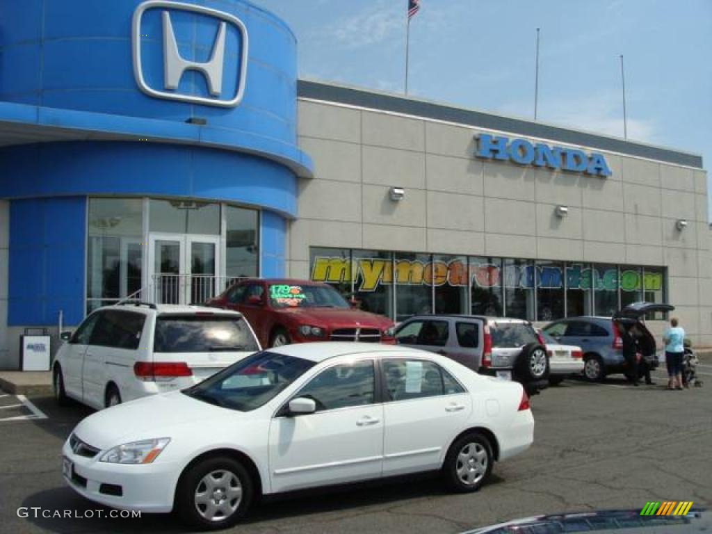 2006 Accord LX Sedan - Taffeta White / Ivory photo #1