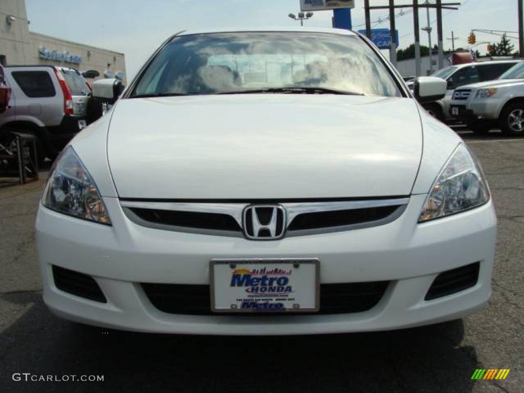 2006 Accord LX Sedan - Taffeta White / Ivory photo #2