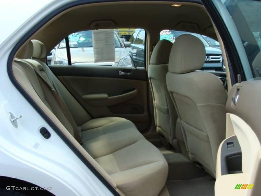 2006 Accord LX Sedan - Taffeta White / Ivory photo #12