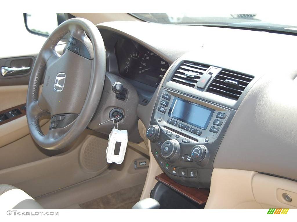 2006 Accord EX-L V6 Sedan - Taffeta White / Ivory photo #10