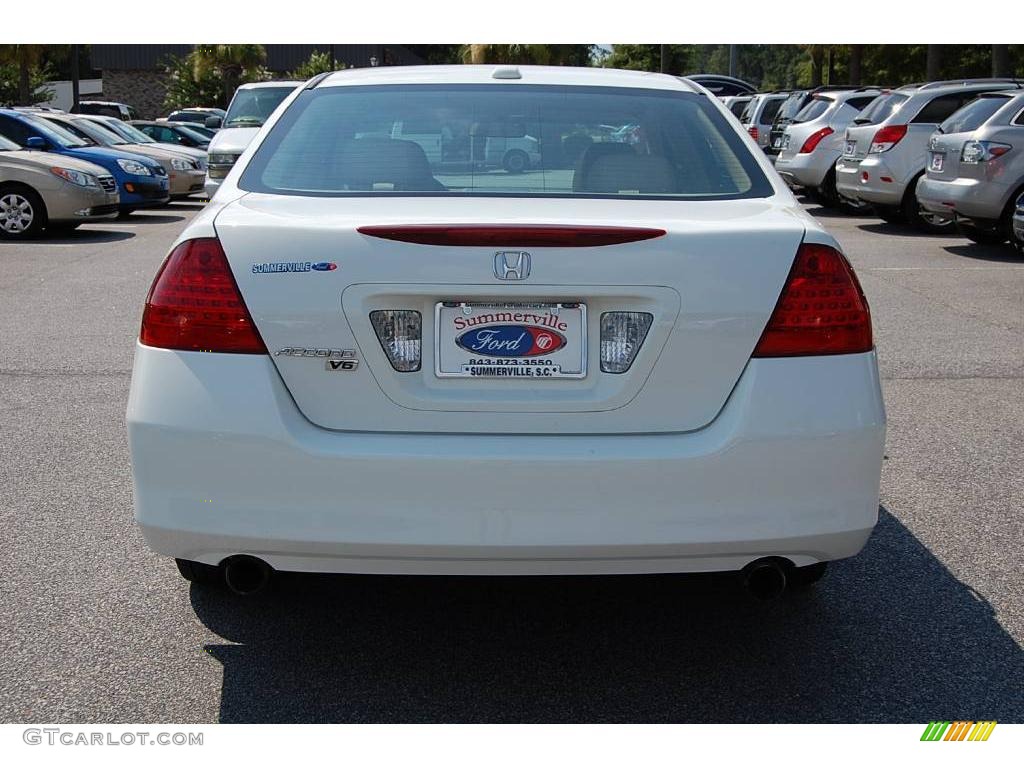 2006 Accord EX-L V6 Sedan - Taffeta White / Ivory photo #17