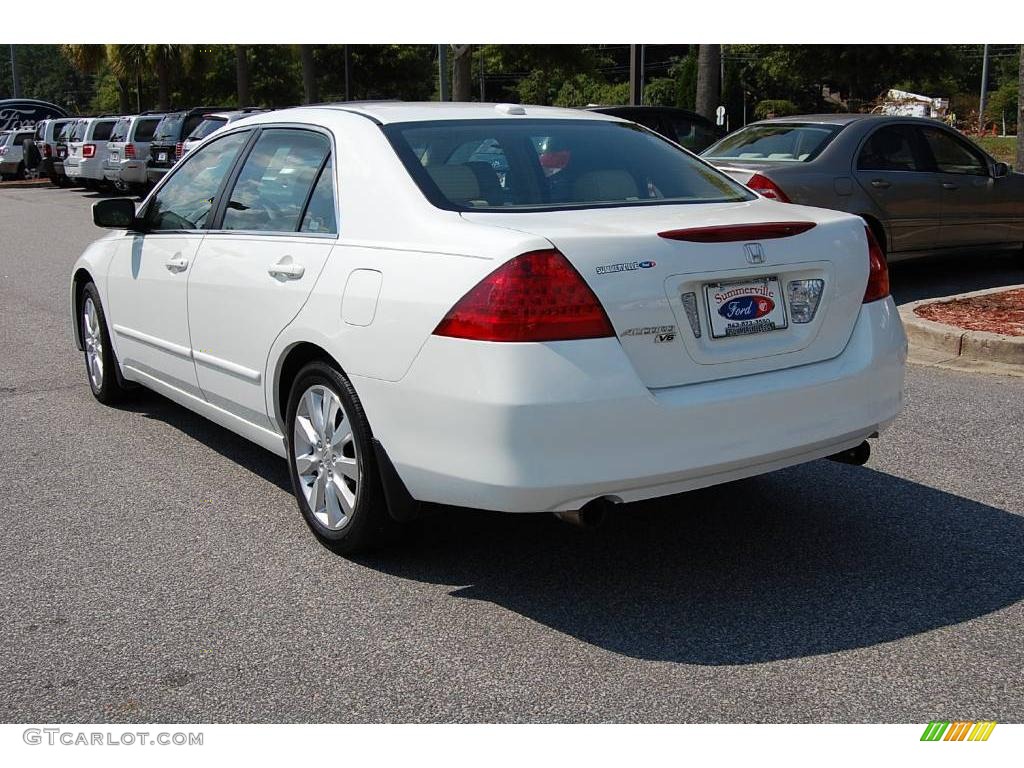 2006 Accord EX-L V6 Sedan - Taffeta White / Ivory photo #18