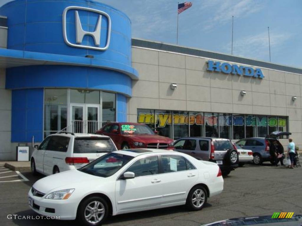 2006 Accord EX-L Sedan - Taffeta White / Ivory photo #1