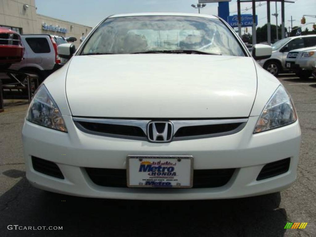 2006 Accord EX-L Sedan - Taffeta White / Ivory photo #2