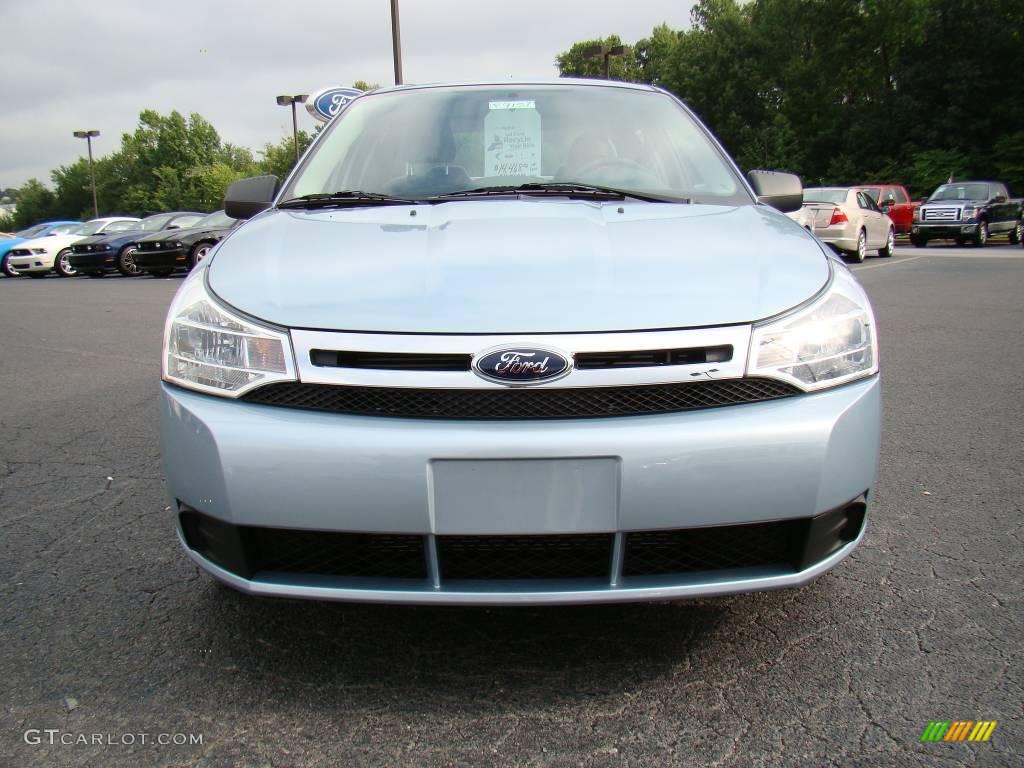 2009 Focus SE Sedan - Light Ice Blue Metallic / Medium Stone photo #7