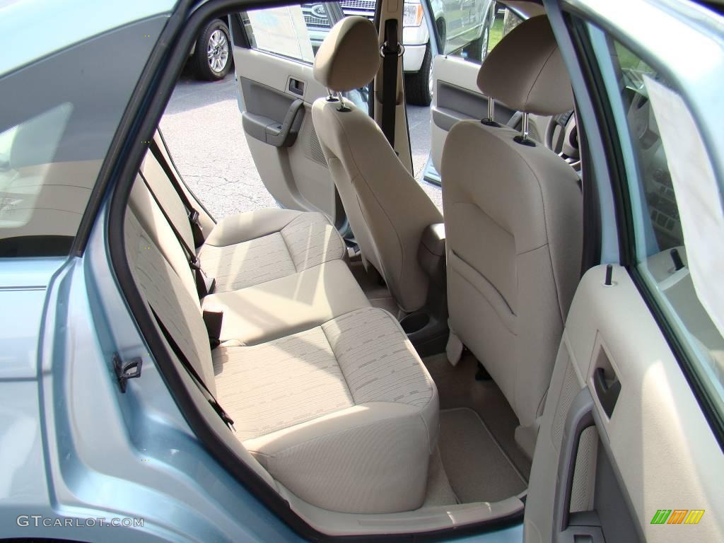 2009 Focus SE Sedan - Light Ice Blue Metallic / Medium Stone photo #11