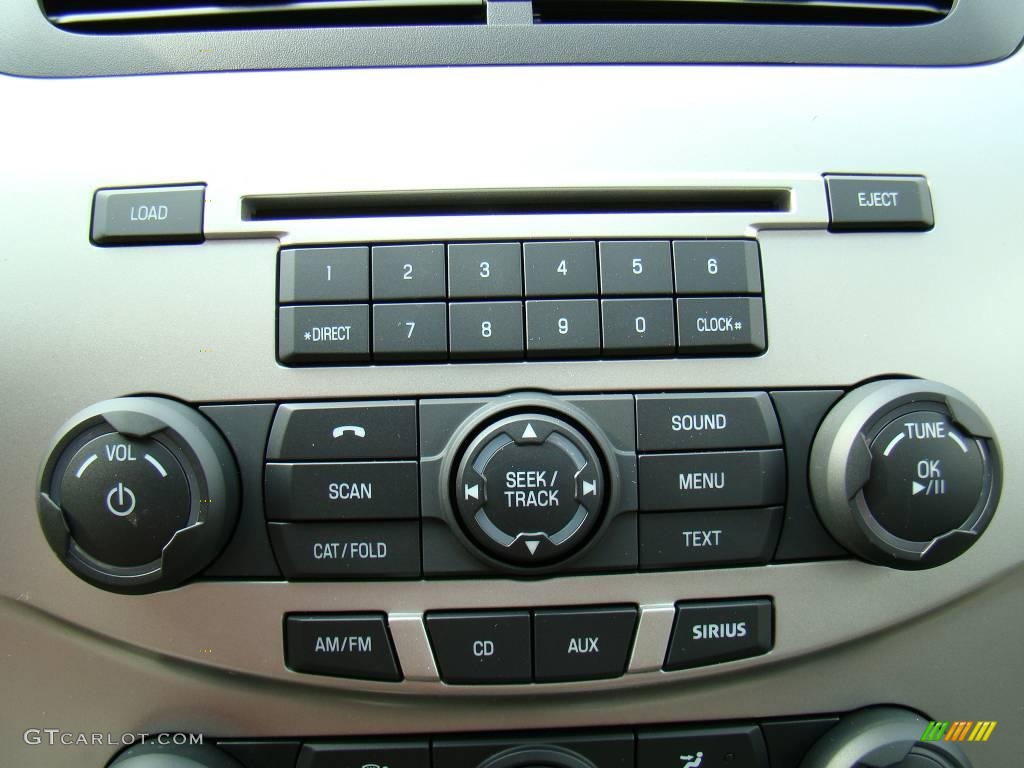 2009 Focus SE Sedan - Light Ice Blue Metallic / Medium Stone photo #21