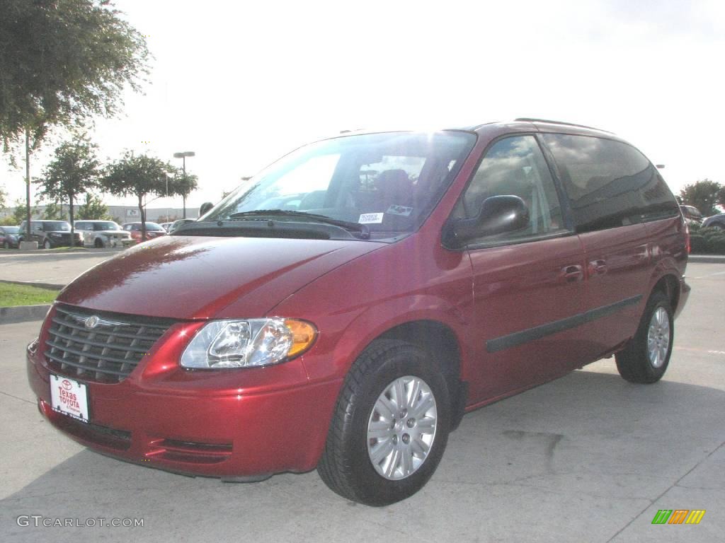 2007 Town & Country  - Inferno Red Crystal Pearl / Medium Slate Gray photo #3