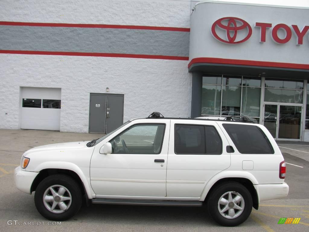 2000 Pathfinder LE 4x4 - Cloud White / Parchment photo #2