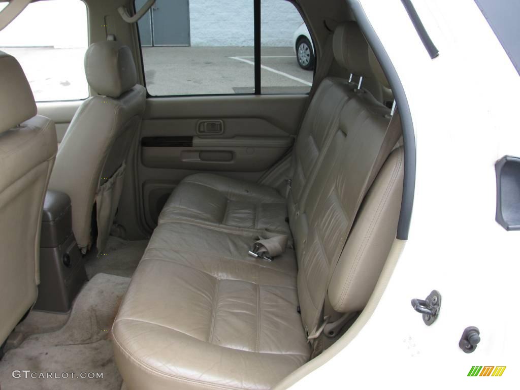 2000 Pathfinder LE 4x4 - Cloud White / Parchment photo #10