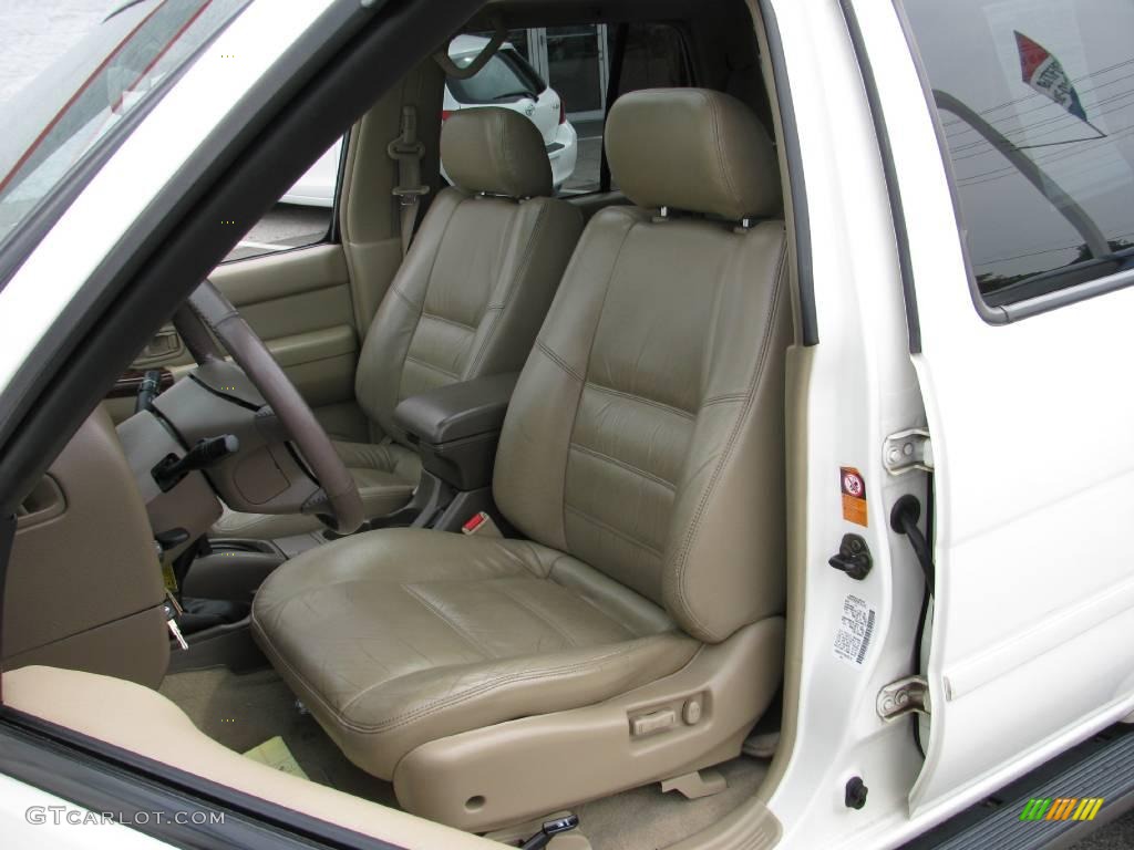 2000 Pathfinder LE 4x4 - Cloud White / Parchment photo #13