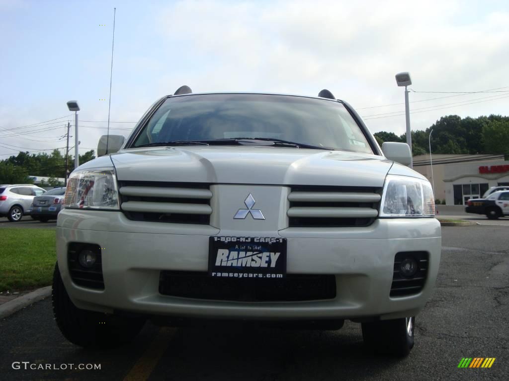 2004 Endeavor Limited AWD - Dover White Pearl / Charcoal Gray photo #1