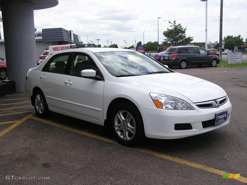 2007 Accord SE Sedan - Taffeta White / Ivory photo #3