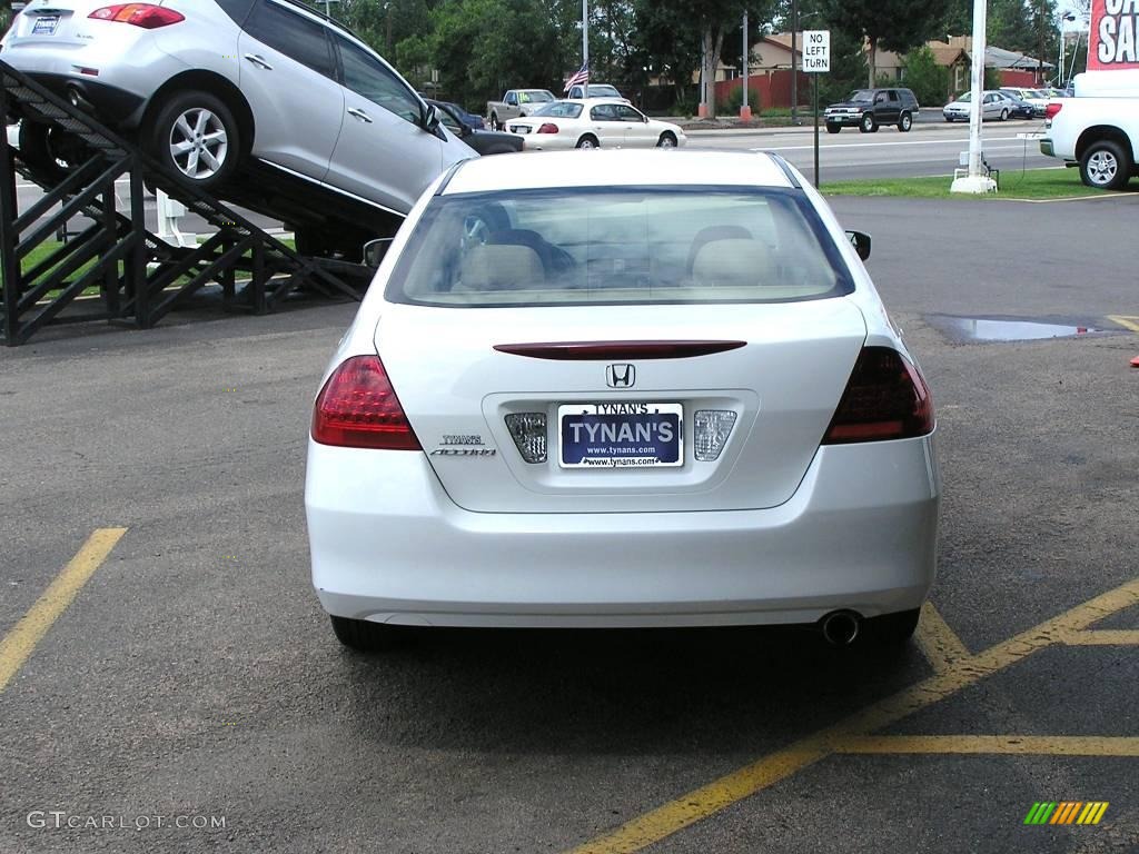 2007 Accord SE Sedan - Taffeta White / Ivory photo #5