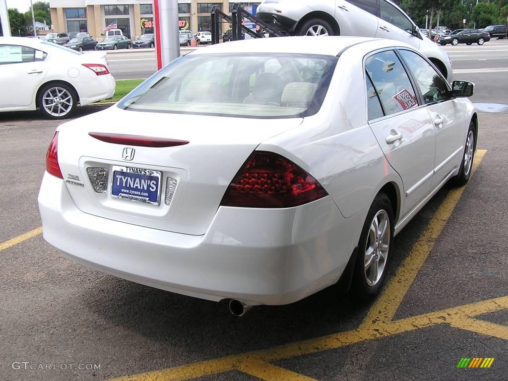2007 Accord SE Sedan - Taffeta White / Ivory photo #6
