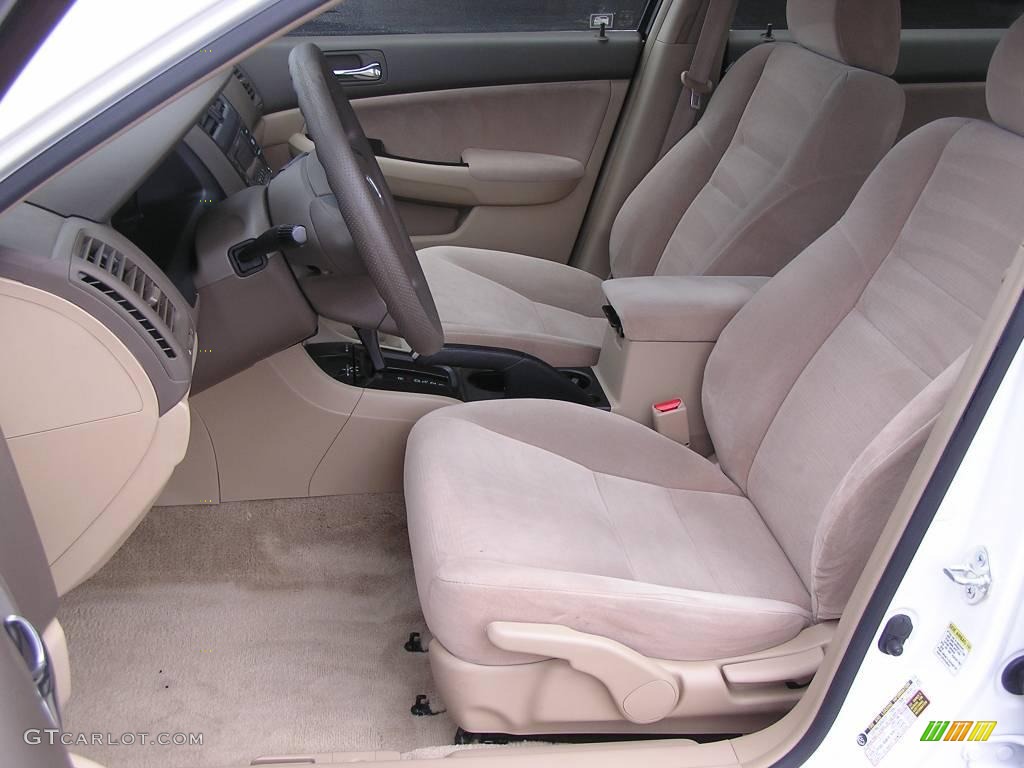 2007 Accord SE Sedan - Taffeta White / Ivory photo #7