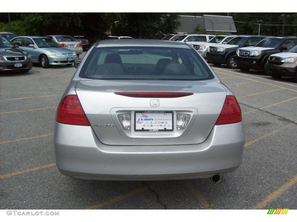 2007 Accord LX Sedan - Alabaster Silver Metallic / Gray photo #23