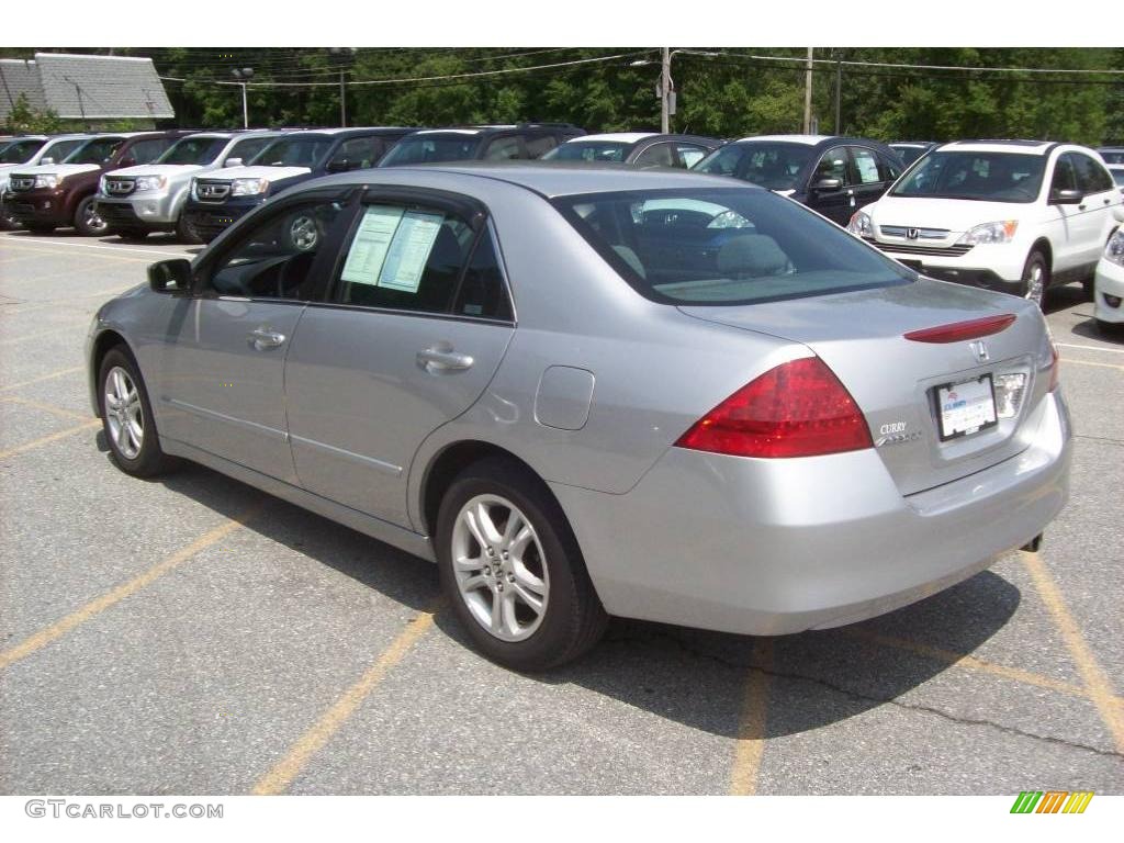 2006 Accord SE Sedan - Alabaster Silver Metallic / Black photo #2