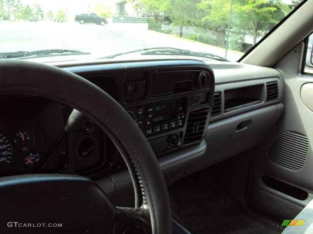 1996 Ram 2500 ST Extended Cab - Stone White / Gray photo #9