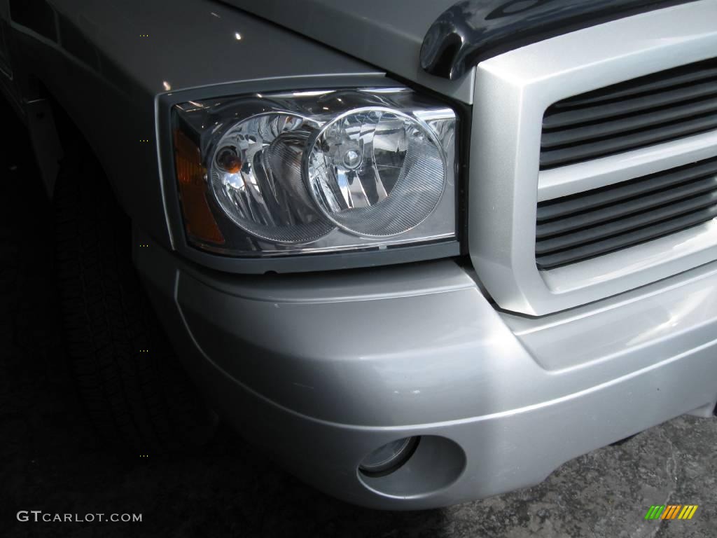 2006 Dakota SLT Quad Cab 4x4 - Bright Silver Metallic / Medium Slate Gray photo #5