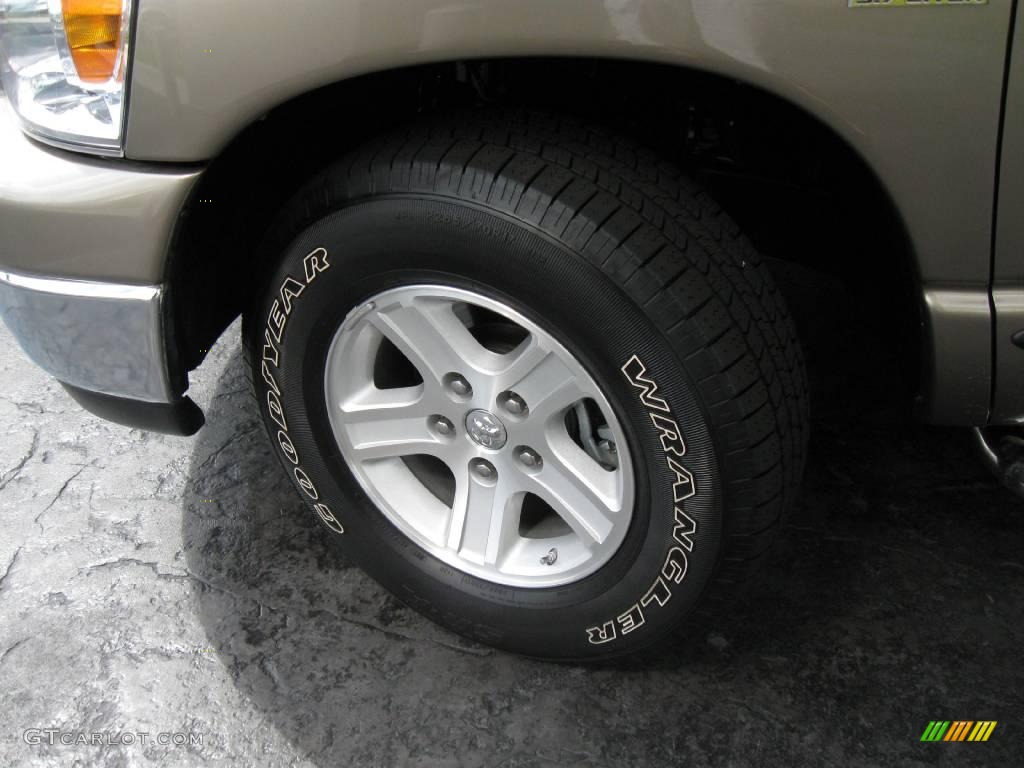 2008 Ram 1500 SLT Regular Cab - Light Khaki Metallic / Khaki photo #9