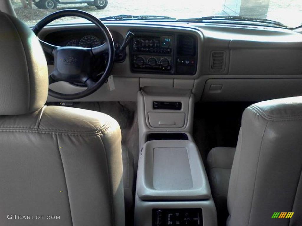 2002 Suburban 1500 LT 4x4 - Summit White / Tan photo #16