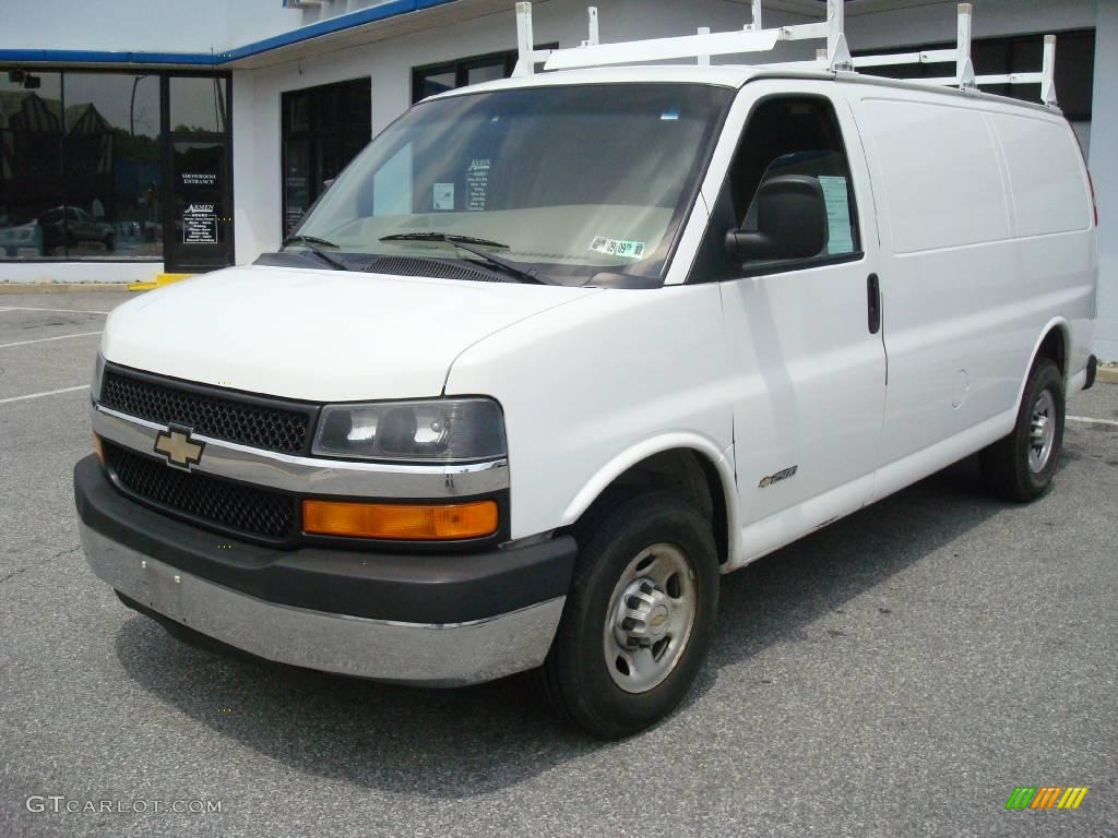 2003 Express 2500 Cargo Van - Summit White / Neutral photo #1